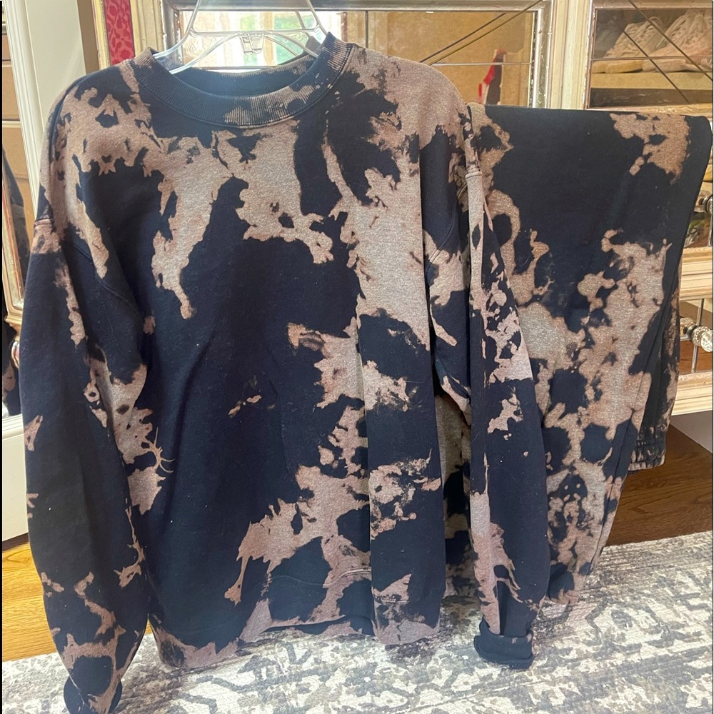 Reversed Tie Dye Crew and Sweatpants!